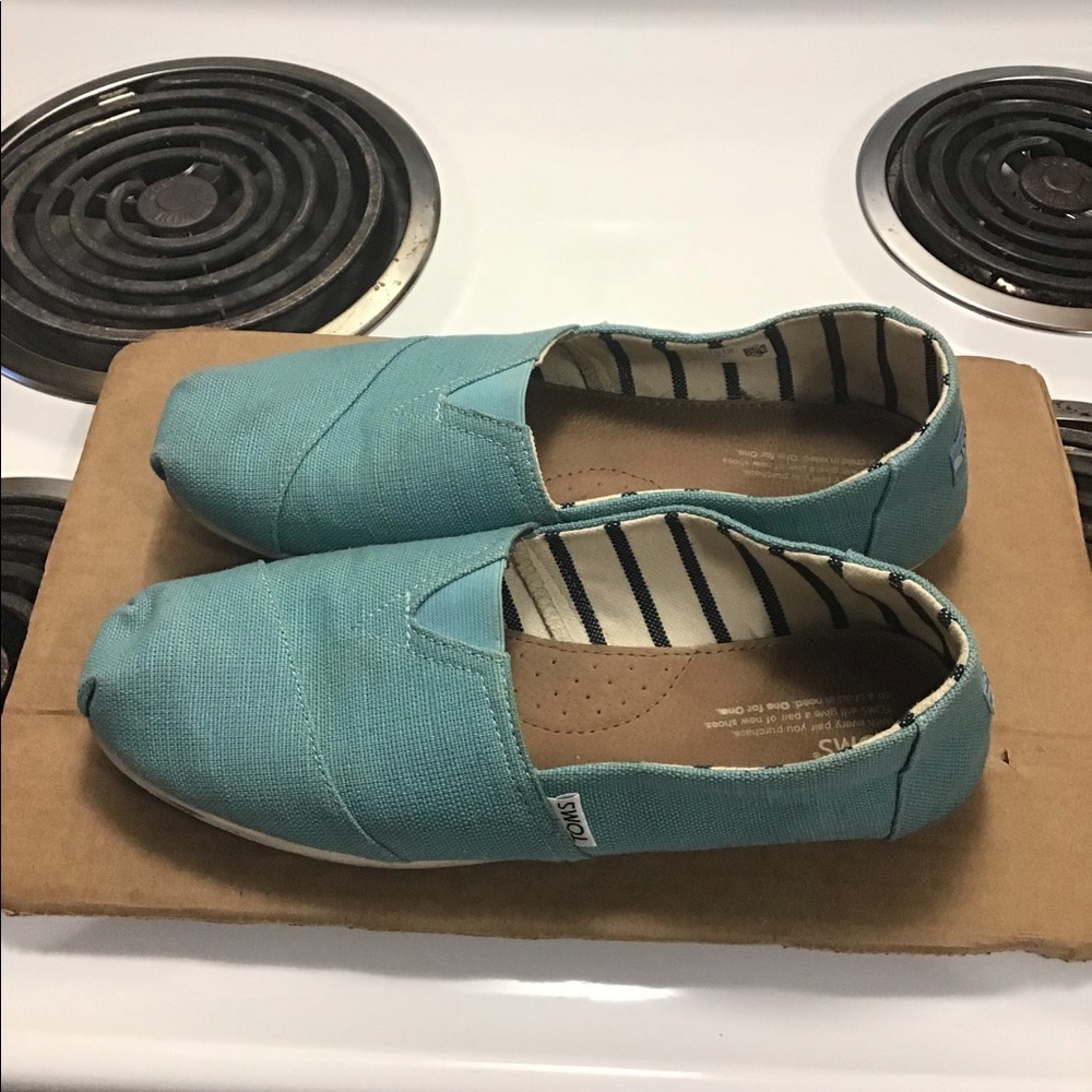 Toms slip on shoes